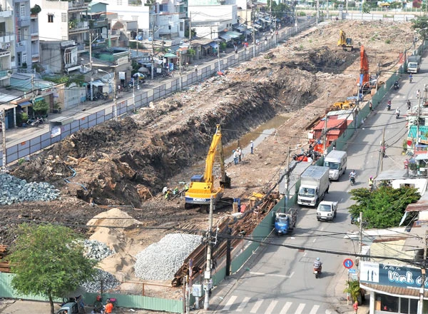 Kênh Hàng Bàng lấp rồi đào: Tốn kém vẫn phải làm