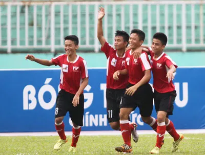Mượn cầu thủ trẻ ảnh 1 Mượn cầu thủ trẻ ảnh 1