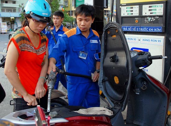 A filling station in Phan Xich Long Street, Phu Nhuan District, HCMC (Photo: SGGP) A filling station in Phan Xich Long Street, Phu Nhuan District, HCMC (Photo: SGGP)