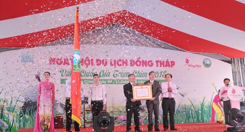 Dong Thap Tourism Festival 2015 is opened at Tram Chim National Park. (Photo:SGGP) Dong Thap Tourism Festival 2015 is opened at Tram Chim National Park. (Photo:SGGP)