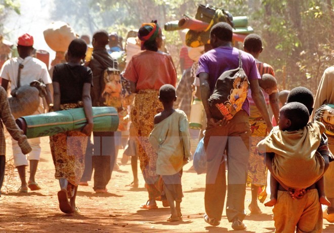 Burundian people at a refuge camp in Kigoma, Tanzania (Photo: AFP/VNA) Burundian people at a refuge camp in Kigoma, Tanzania (Photo: AFP/VNA)
