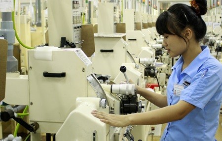 The Japanese-owned R Technical Research Viet Nam Company in Hoa Binh Province produces optical lens for cameras and optical devices. — VNA/VNS Photo Trong Dat The Japanese-owned R Technical Research Viet Nam Company in Hoa Binh Province produces optical lens for cameras and optical devices. — VNA/VNS Photo Trong Dat