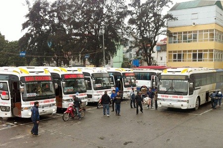 Coaches wait for passengers at the Luong Yen Coach Station, Ha Noi. As many as 40 surveillance cameras will be installed at bus stations to assist authorities with traffic management. (Photo: VNA/VNS) Coaches wait for passengers at the Luong Yen Coach Station, Ha Noi. As many as 40 surveillance cameras will be installed at bus stations to assist authorities with traffic management. (Photo: VNA/VNS)