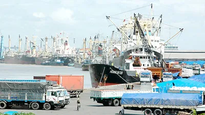 Năng lực cạnh tranh thấp – thách thức cho TPHCM