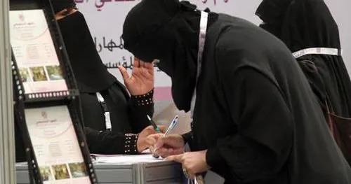 Phụ nữ Saudi Arabia lần đầu tiên tham gia bầu cử