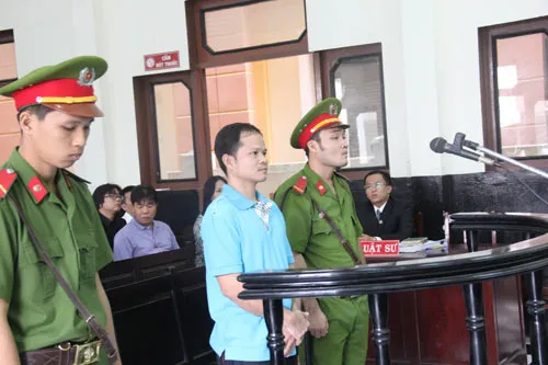 Xét xử vụ án đổi chai nước ngọt có ruồi giá 500 triệu đồng: Nhà sản xuất chỉ yêu cầu xin lỗi