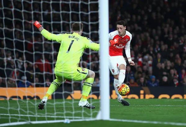 Oezil, Cech và còn gì nữa? ảnh 1 Oezil, Cech và còn gì nữa? ảnh 1