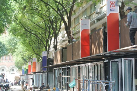 Preparations for the Book Street (Photo: Sggp) Preparations for the Book Street (Photo: Sggp)