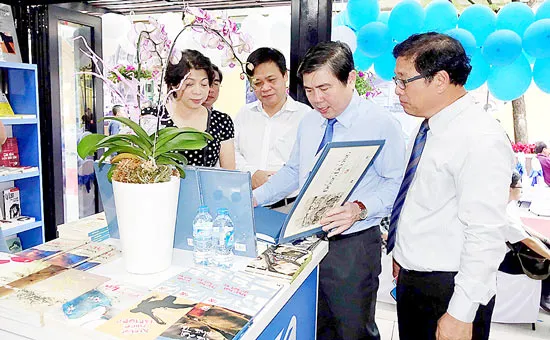 Đường sách TPHCM - Mô hình phát triển văn hóa đọc của cả nước