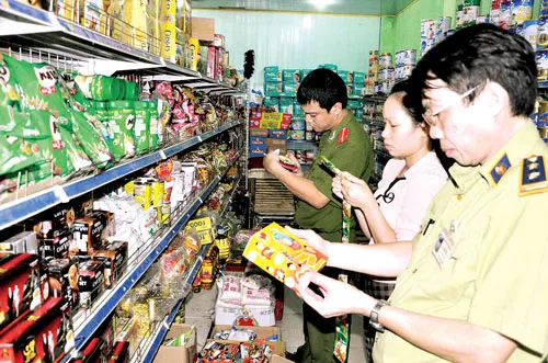Thực phẩm bẩn bủa vây dịp giáp tết