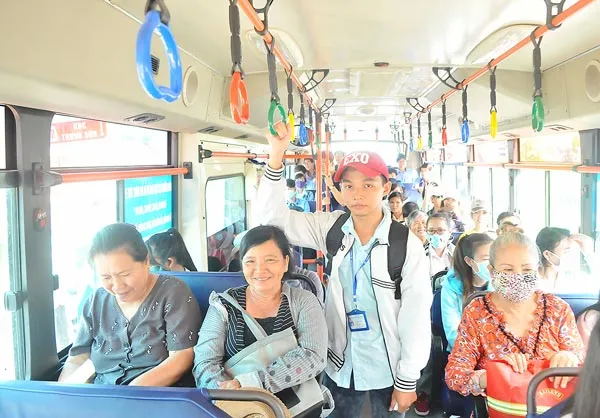 Xe buýt không nghỉ tết
