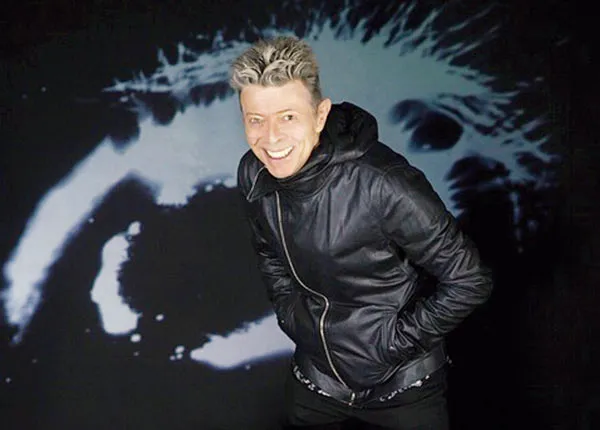 Số lượng phát hành album của David Bowie tăng mạnh