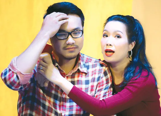 Hậu trường