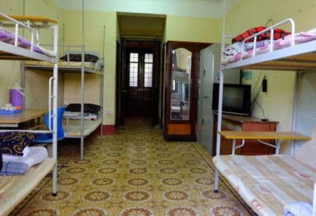 Hundreds of rooms equipped with blankets, cushions, televisions and heaters will be available for the homeless at universities in Ha Noi during the Tet (Lunar New Year) 2016 holiday. Hundreds of rooms equipped with blankets, cushions, televisions and heaters will be available for the homeless at universities in Ha Noi during the Tet (Lunar New Year) 2016 holiday.