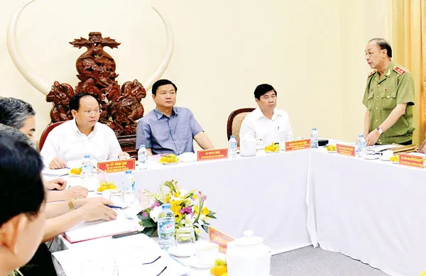Bí thư Thành ủy TPHCM Đinh La Thăng: Phải nỗ lực kéo giảm tình hình tội phạm
