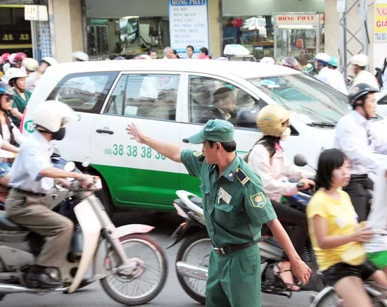 Bài 6: Nhận diện yếu kém để có giải pháp đột phá về giao thông