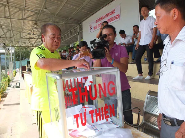 Hơn 80 triệu đồng hỗ trợ cựu thủ môn Minh Lý ảnh 1