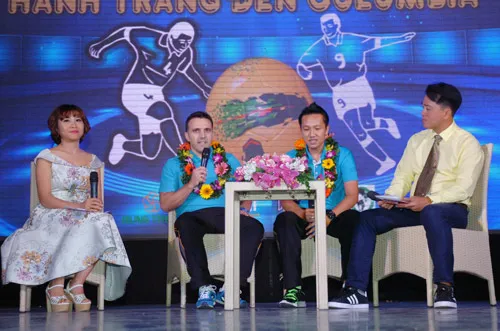 Tuyển Futsal Việt Nam trong vòng tay người hâm mộ ảnh 5 Tuyển Futsal Việt Nam trong vòng tay người hâm mộ ảnh 5