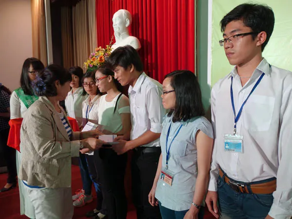 Báo SGGP tổ chức trao học bổng Nguyễn Văn Hưởng lần thứ 18 ảnh 9 Báo SGGP tổ chức trao học bổng Nguyễn Văn Hưởng lần thứ 18 ảnh 9