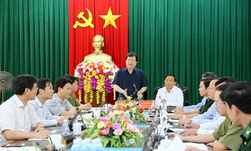 Deputy Prime Minister Trinh Dinh Dung states at a meeting with Ha Tinh, one of four provinces affected by the fish death in the north central region (Photo: SGGP) Deputy Prime Minister Trinh Dinh Dung states at a meeting with Ha Tinh, one of four provinces affected by the fish death in the north central region (Photo: SGGP)
