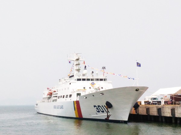 Training vessel Badaro of Coast Guard Academy of the Republic of Korea docked at Tien Sa sea port of Danang city yesterday. (Photo:Sggp) Training vessel Badaro of Coast Guard Academy of the Republic of Korea docked at Tien Sa sea port of Danang city yesterday. (Photo:Sggp)