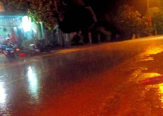 Heavy rains hit Binh Thuan on the large scale. (Photo: SGGP) Heavy rains hit Binh Thuan on the large scale. (Photo: SGGP)