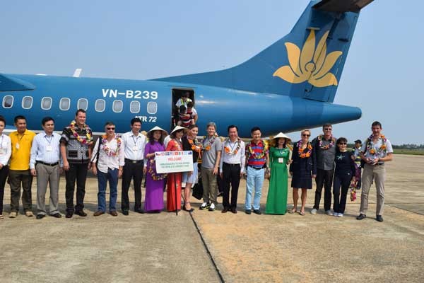 The delegation arrive in Vietnam to start Son Doong adventure tour -Photo: SGGP The delegation arrive in Vietnam to start Son Doong adventure tour -Photo: SGGP