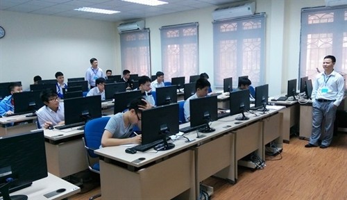 Students study informatics at the Hà Nội University of Engineering and Technology. — Photo nhandan.com.vn Students study informatics at the Hà Nội University of Engineering and Technology. — Photo nhandan.com.vn