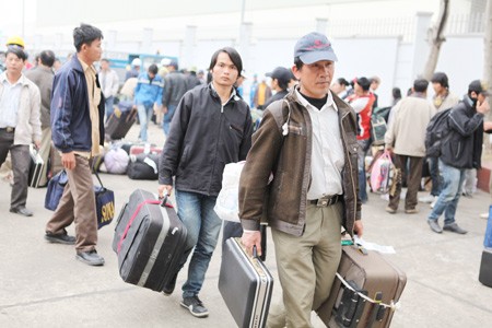 Vietnamese migrant workers help reduce oversea labor shortages in RoK- SGGP Vietnamese migrant workers help reduce oversea labor shortages in RoK- SGGP