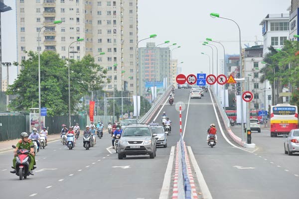 Hoang Minh Giam -nguyen Chanh flyover Hoang Minh Giam -nguyen Chanh flyover