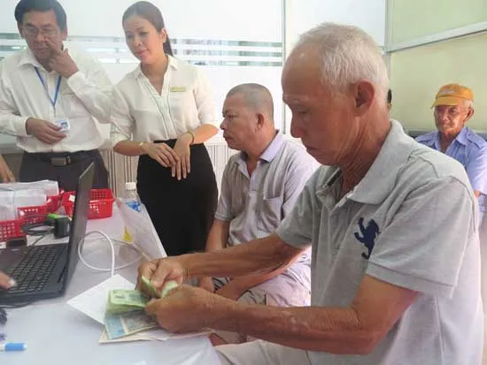 TPHCM mở rộng trả lương hưu qua bưu điện