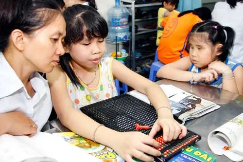 Mái ấm Bừng Sáng của trẻ khiếm thị
