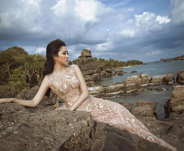 Nguyễn Thị Huyền kiêu sa với váy Hoàng Hải, Hà Hồ dẫn con đi xem thời trang ảnh 3 Nguyễn Thị Huyền kiêu sa với váy Hoàng Hải, Hà Hồ dẫn con đi xem thời trang ảnh 3