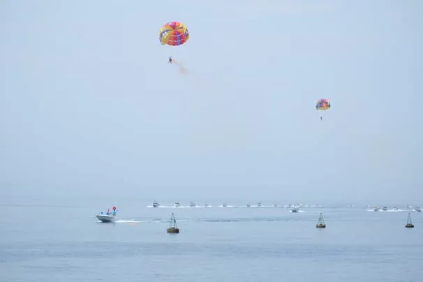90 cano du lịch tham gia trình diễn tạo hình trên biển Cù Lao Chàm