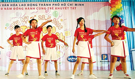 Sôi động Ngày hội trẻ em khuyết tật ảnh 2 Sôi động Ngày hội trẻ em khuyết tật ảnh 2