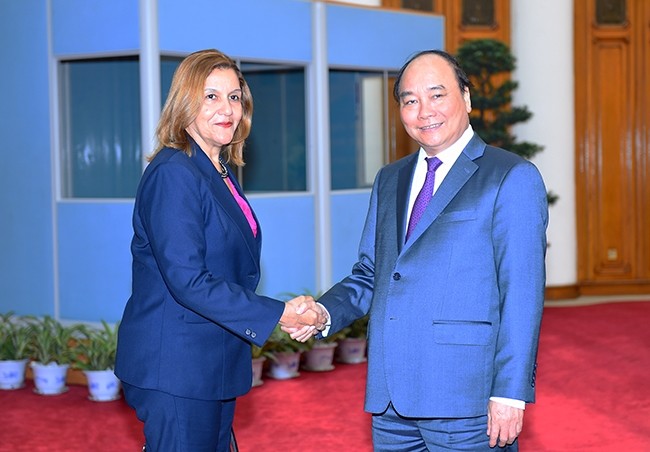 Prime Minister Nguyen Xuan Phuc (R) and Cuban Minister of Science, Technology and Environment Elba Rosa Perez Montoya- Photo: VNS. Prime Minister Nguyen Xuan Phuc (R) and Cuban Minister of Science, Technology and Environment Elba Rosa Perez Montoya- Photo: VNS.