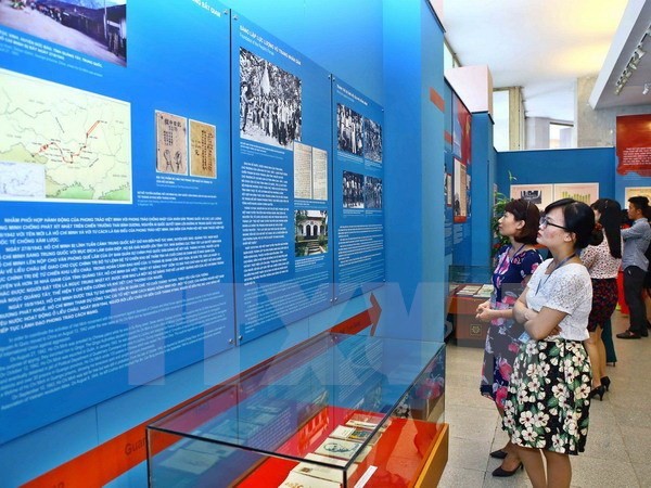 At the exhibition At the exhibition