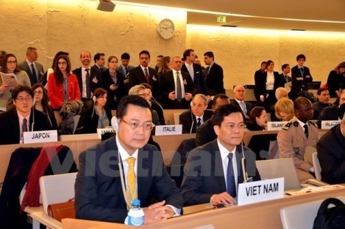 Ambassador and Head of Vietnam's Permanent Representative to the United Nations Nguyen Trung Thanh (left). (Source: VNA)