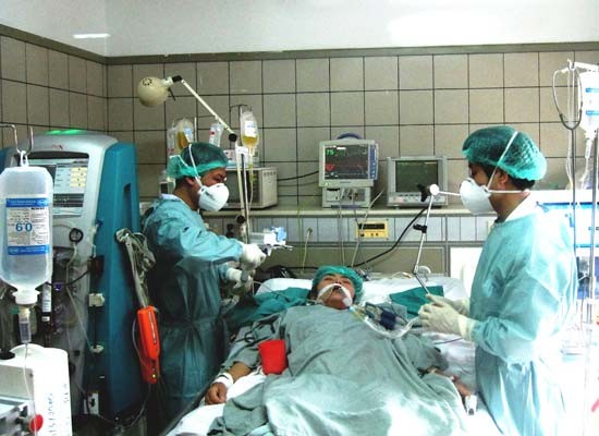 Treatment a flu patient (Illustrative photo: SGGP) Treatment a flu patient (Illustrative photo: SGGP)