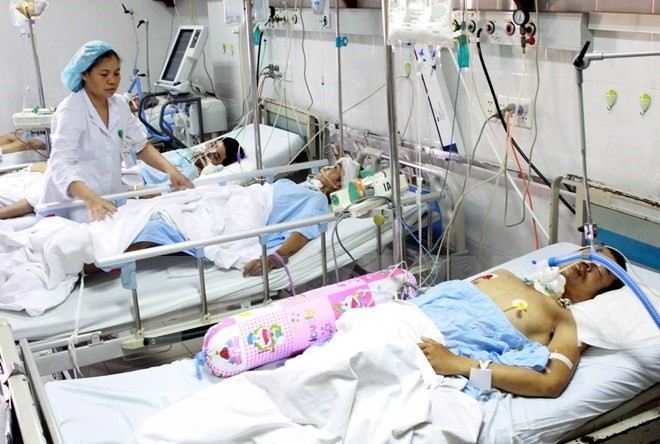 Patients at the Việt Đức Hospital in Hà Nội. Hà Nội’s healthcare system needs thorough plans for infrastructure and human resources, or it will lag behind other modernised cities. — VNA/VNS Photo Patients at the Việt Đức Hospital in Hà Nội. Hà Nội’s healthcare system needs thorough plans for infrastructure and human resources, or it will lag behind other modernised cities. — VNA/VNS Photo