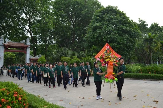 Hành trình về nguồn “Sáng mãi niềm tin” của các gương điển hình làm theo Bác