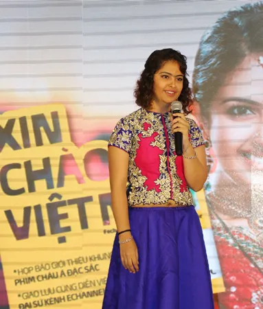 Diễn viên Avika Gor đến Việt Nam làm từ thiện