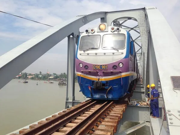 Chính thức thông tuyến đường sắt Bắc - Nam