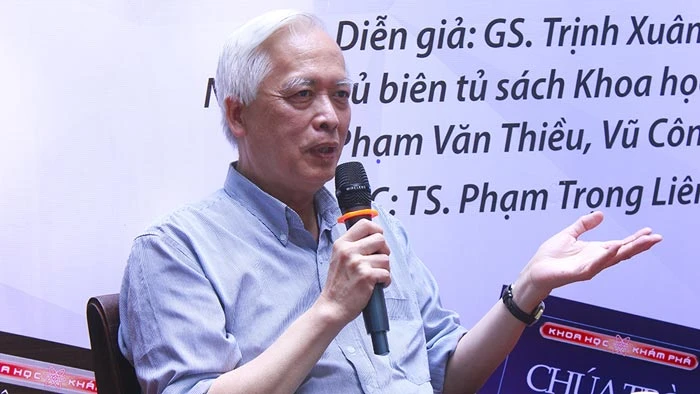 Giáo sư Trịnh Xuân Thuận giao lưu cùng bạn đọc TPHCM