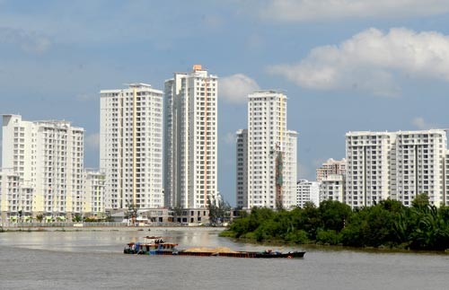 New apartment buildings in District 7, HCMC (Photo: SGGP) New apartment buildings in District 7, HCMC (Photo: SGGP)