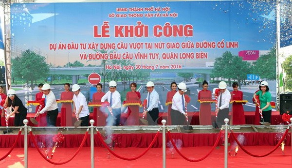 At the groundbreaking ceremony of the construction At the groundbreaking ceremony of the construction