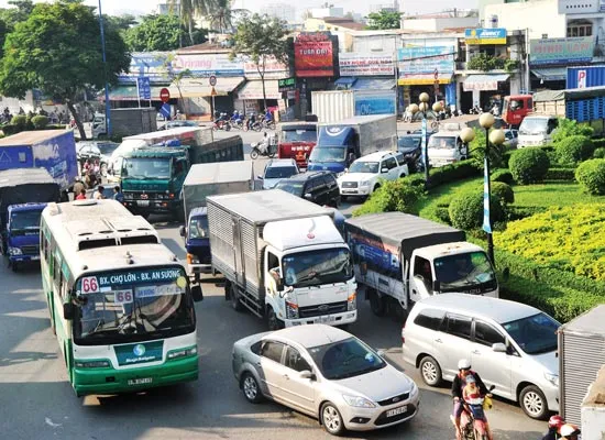 Phương tiện và điểm đen giao thông đều tăng