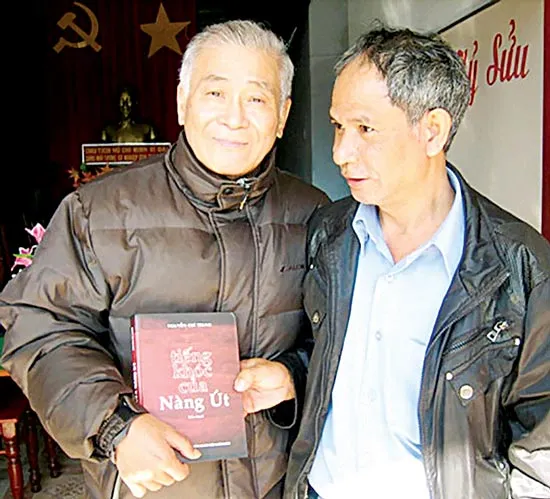 Bám trụ chiến trường, tận tụy với tài năng văn học