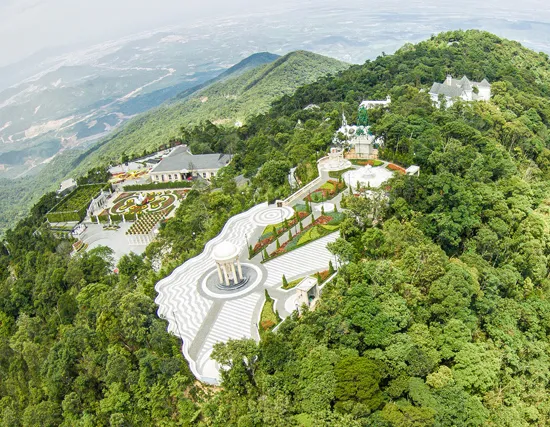 Bà Nà Hills lọt top 5 khu du lịch hàng đầu Việt Nam