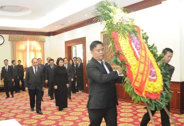 Lãnh đạo Đảng, Nhà nước đặt vòng hoa tưởng nhớ đồng chí Samane Vignaket